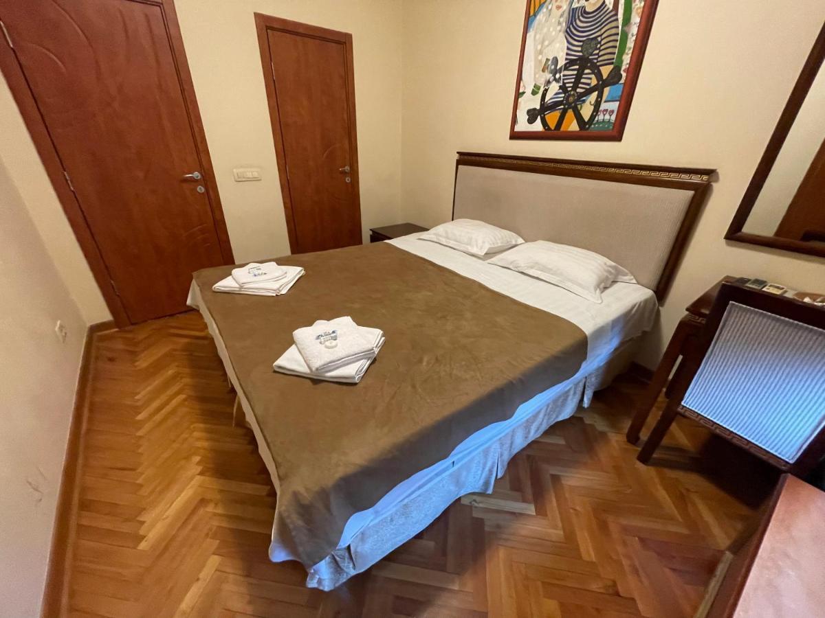 Boutique Hotel Travelling Actor - Skadarlija Belgrade Extérieur photo